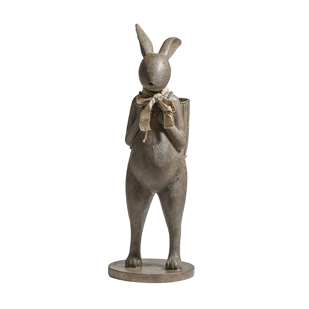 Статуя "Кролик с корзиной"  в Грозном